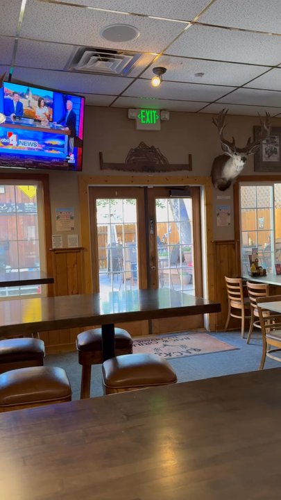 Racks Bar and Grill - Ambiance - American Near Me - Ely, Nevada