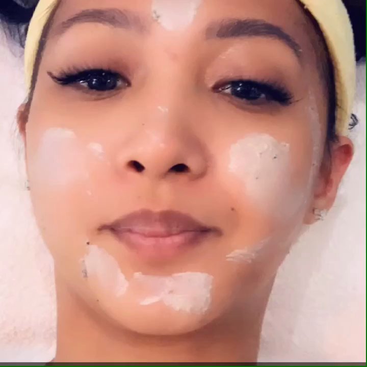 Salon De Bellezza - Facial and acne treatment by Lorraine Ty It feels so good and my face is more healthy because of the organic treatment she use. - Skin Care Near Me - Stockton, California