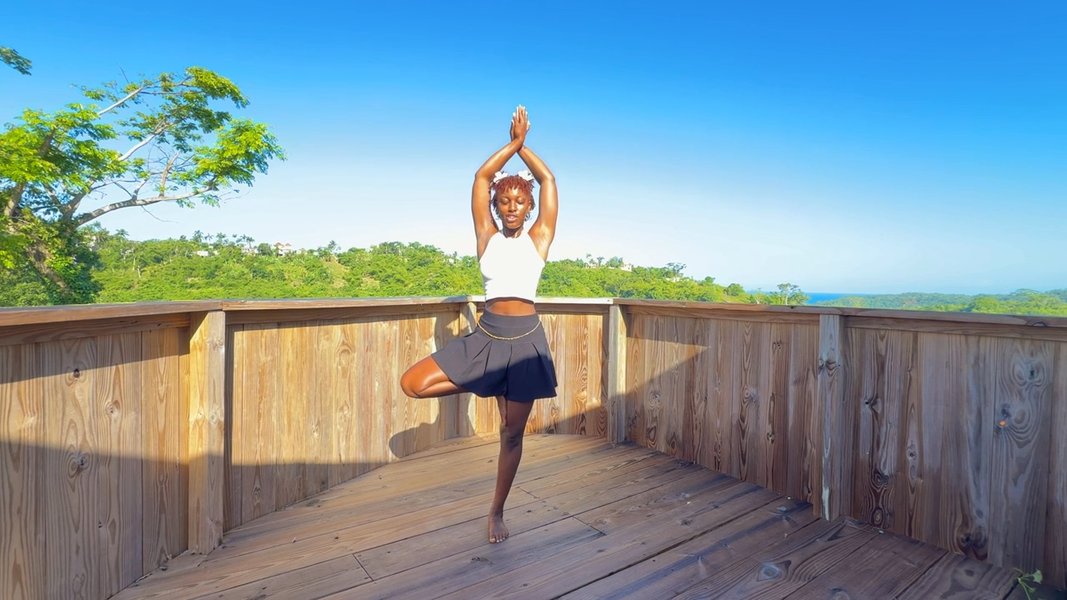 Island Heat: 21-Minute Full Body Flow