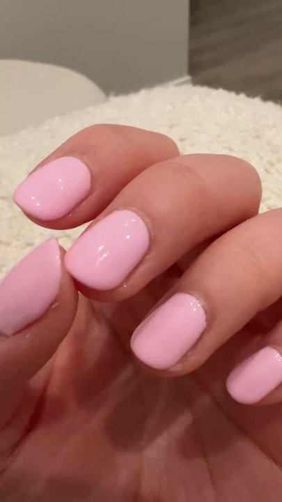 Levue Nail Lounge - The quality is not even good, as uneven spots can be visibly seen from the attached video.. - Nail Salons Near Me - Kirkland, Washington