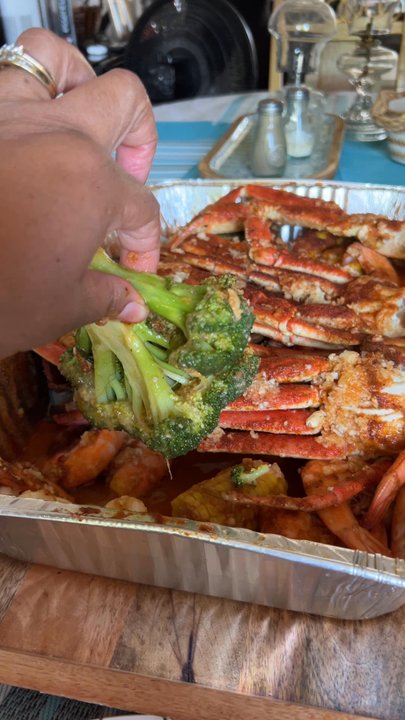 Pleasure Platters - Finger licking good - Seafood Near Me - Philadelphia, Pennsylvania