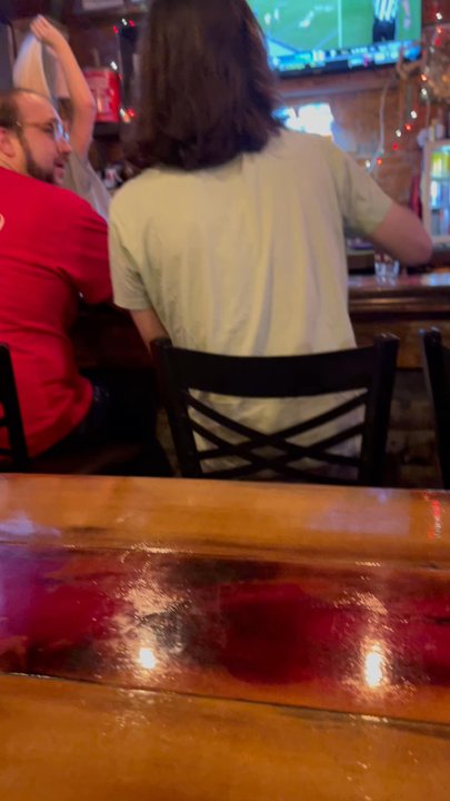 Mac's Pizza Pub Mainstrasse - As you can see the worker sitting down, not doing nothing - Pizza Near Me - Covington, Kentucky