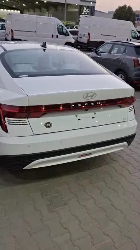 هونداي اكسنت Smart 2025