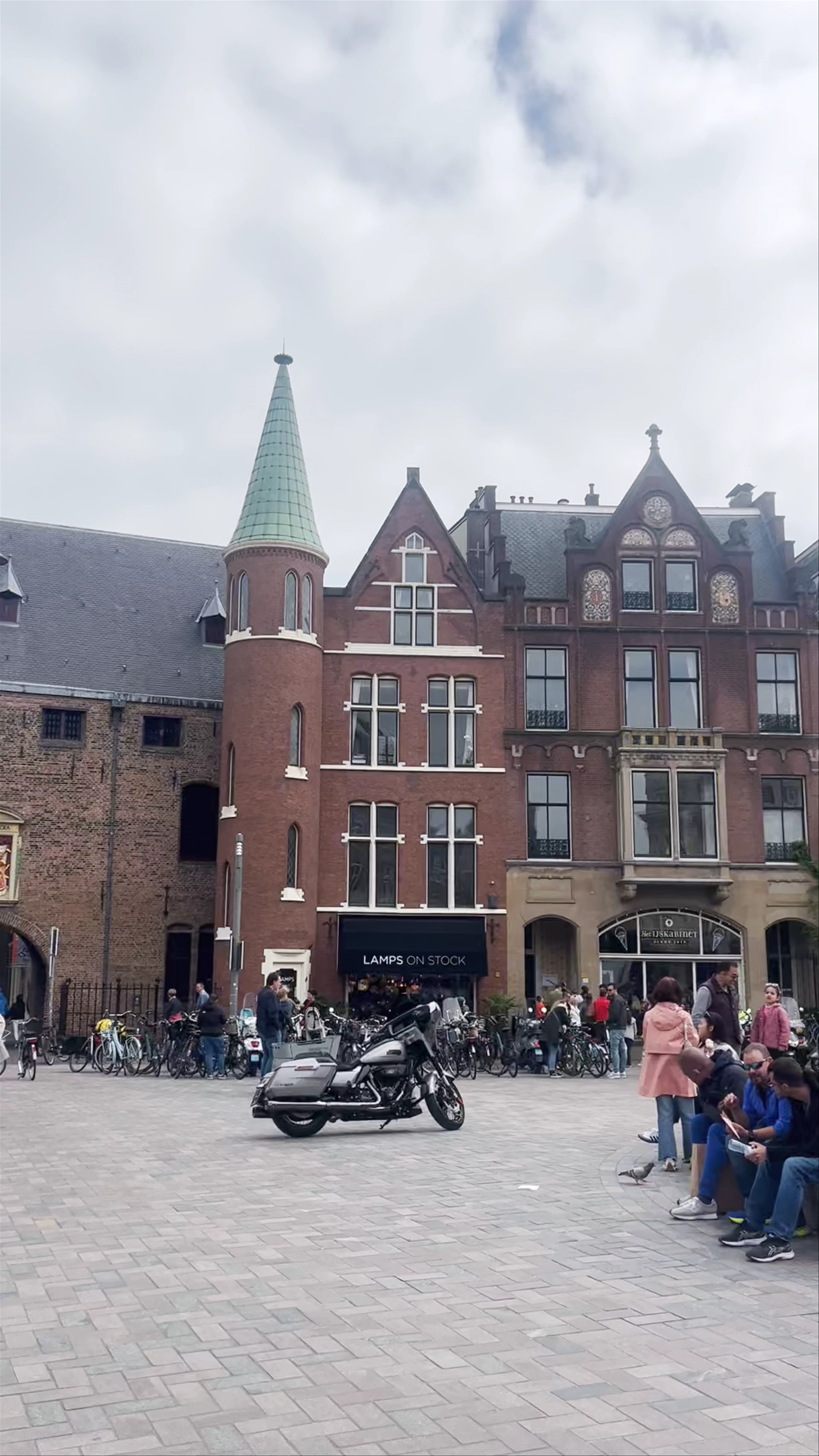 Plaats Square