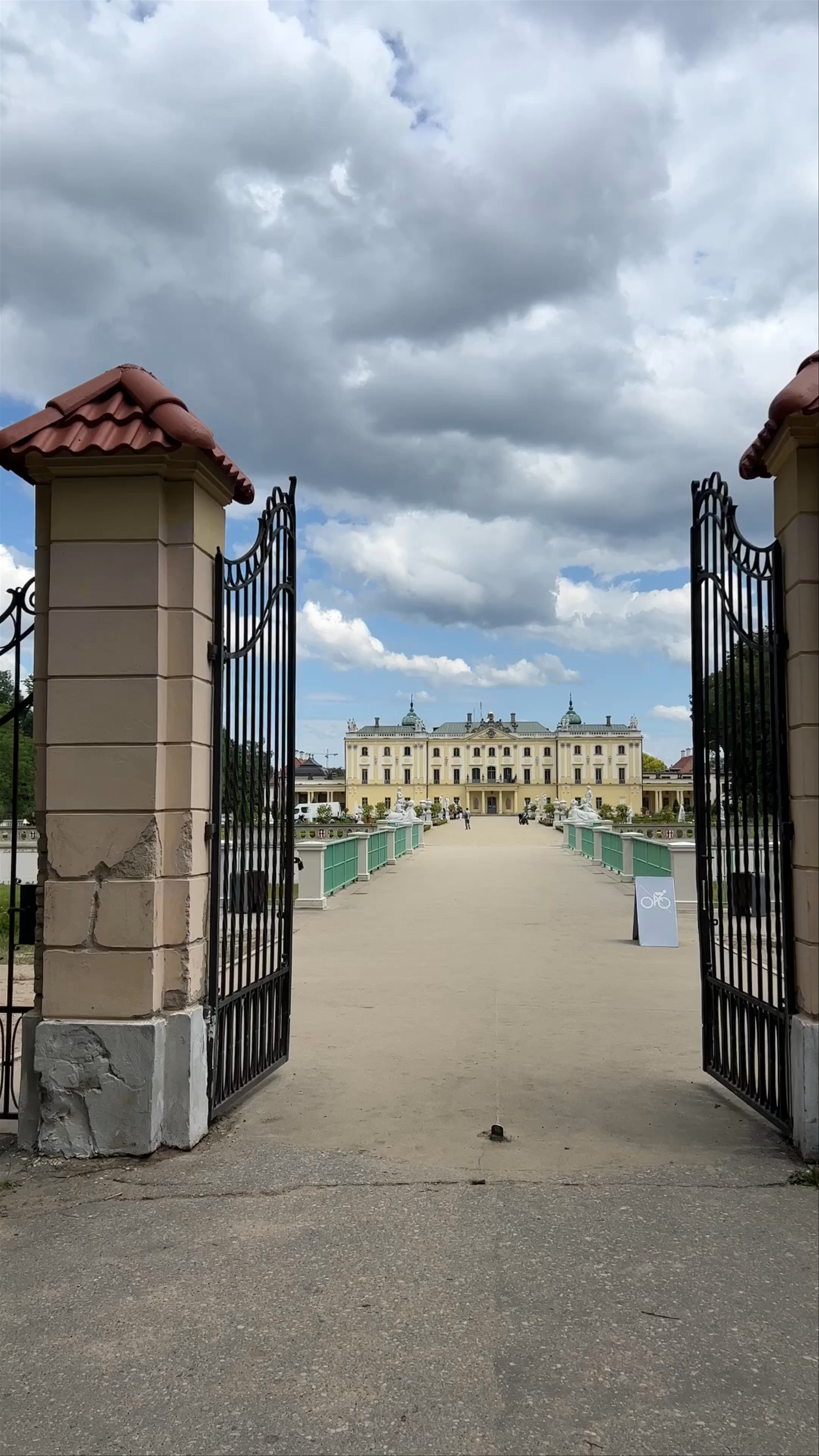 Branicki Palace: Majestic Baroque Jewel in Białystok