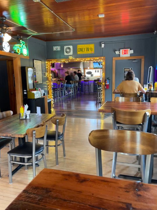 Bixenberg Tavern - The Dining Area - Pubs Near Me - Germantown, Wisconsin