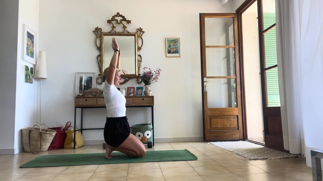 Energetic, tone and hips