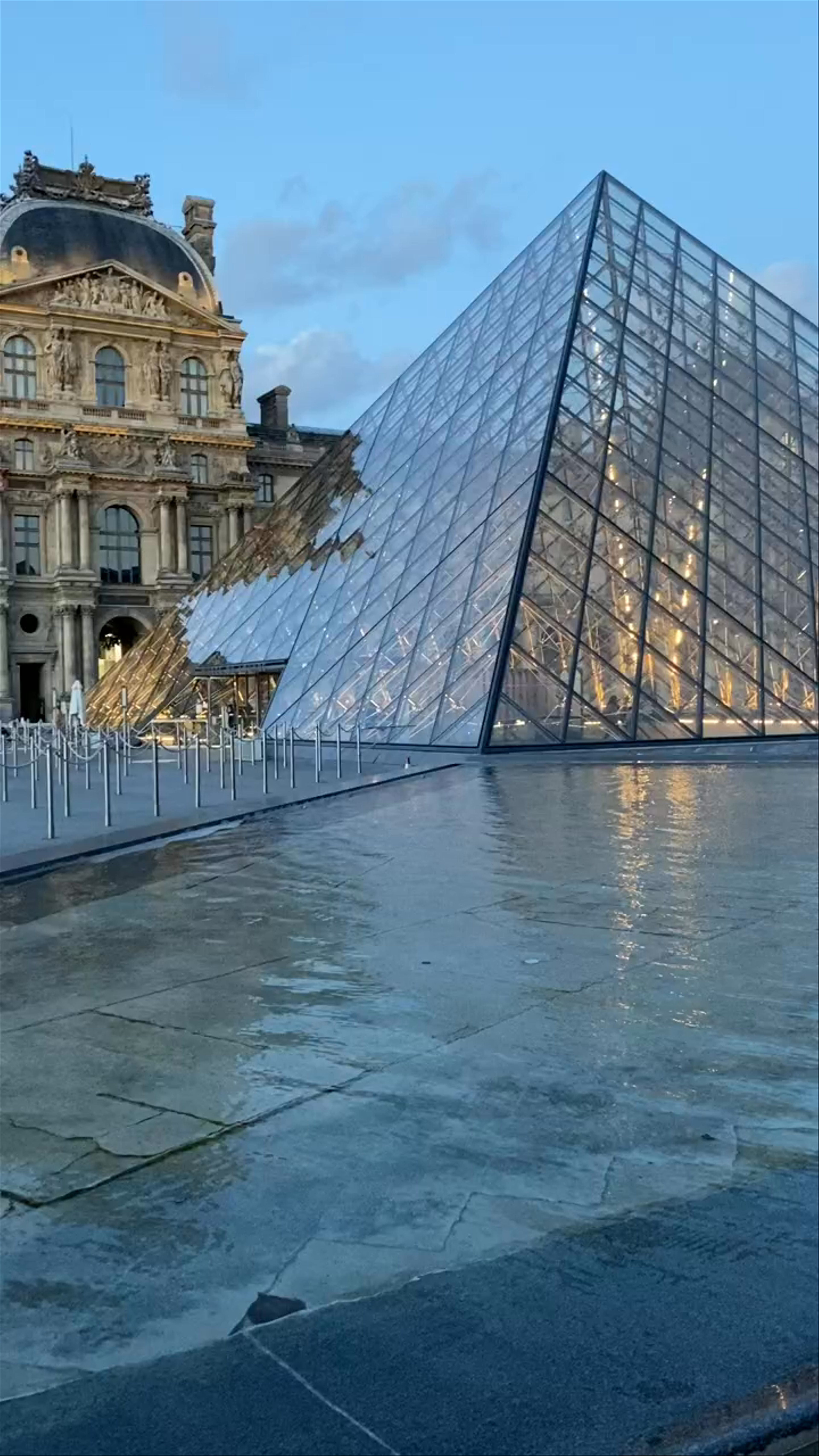 Pyramide du Louvre: Iconic Glass and Historic Grandeur in Paris