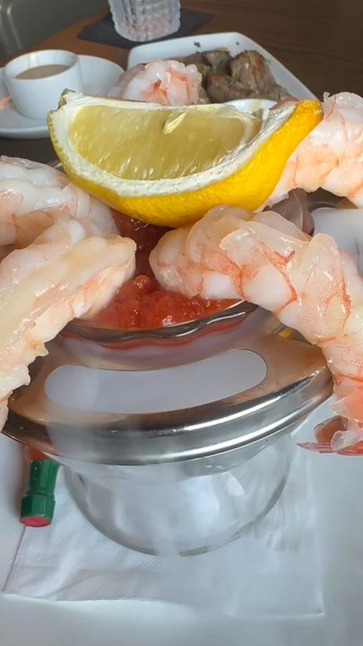 RH House - Seafood Near Me - Rochester Hills, Michigan