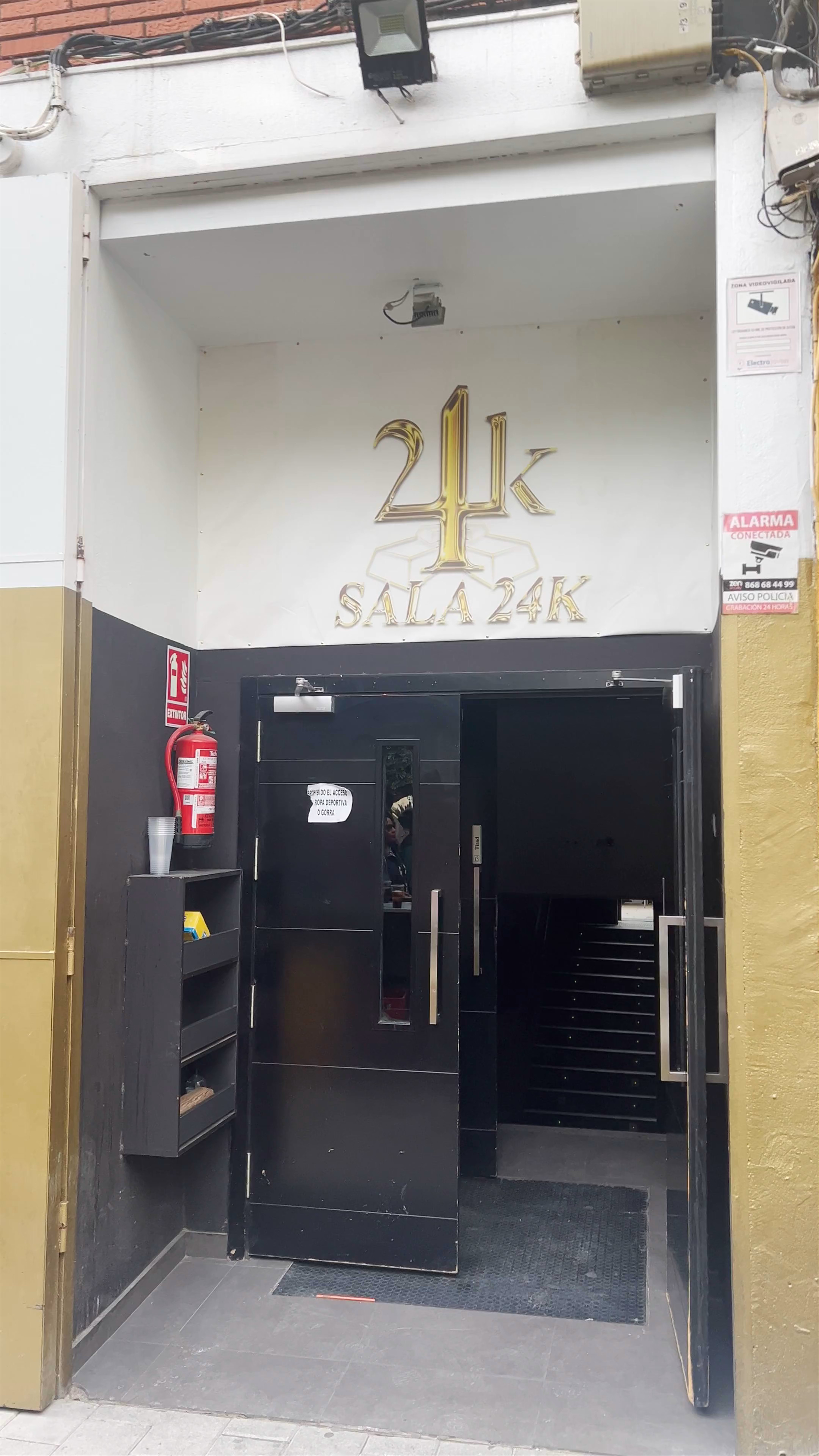 Vibrant Social Night at SALA 24K, Archena, Spain