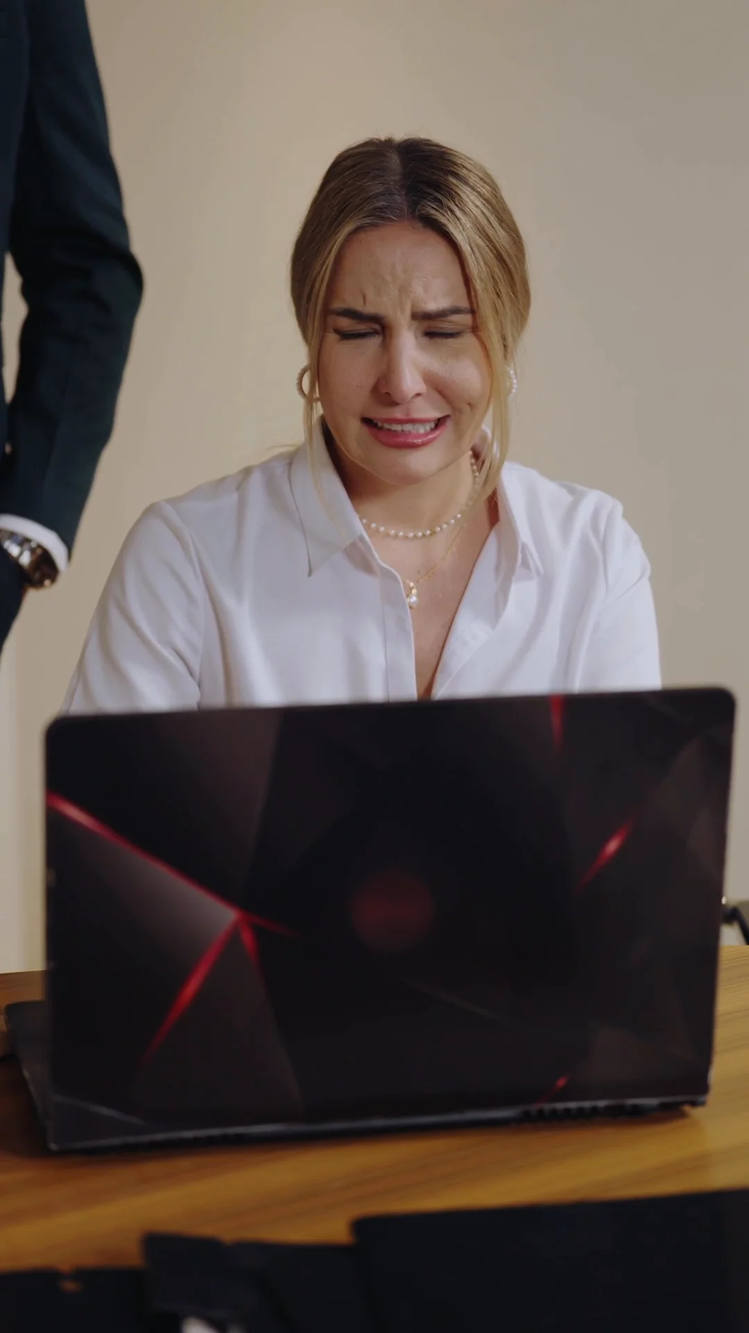 Help! I'm Falling in Love with My Rude CEO - Episode 21