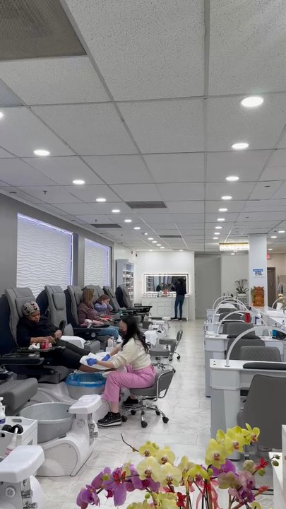 Icon Nails Spa - Nail Salons Near Me - Des Moines, Washington