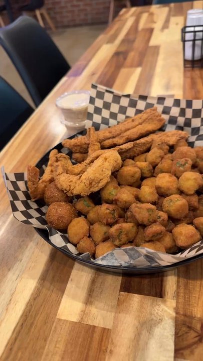 Fish & Chicks - 6 Piece Fried Platter with Catfish and Shrimp with Fried Okra - Seafood Near Me - Cypress, Texas