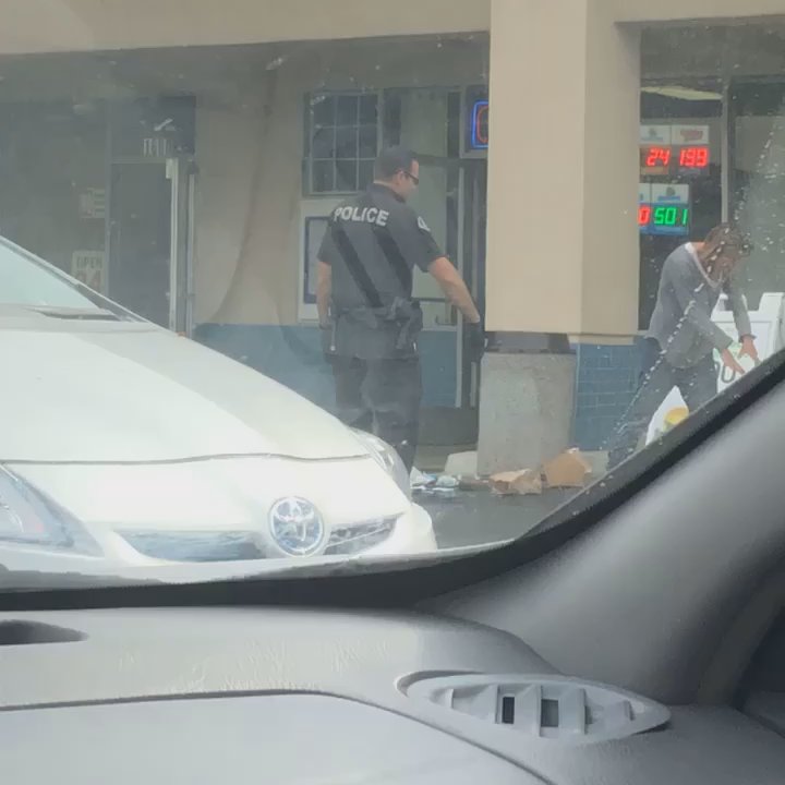 Oxy Wash - These are the type of people you will encounter at your friendly neighborhood laundromat. So ghetto. - Laundromat Near Me - Anaheim, California