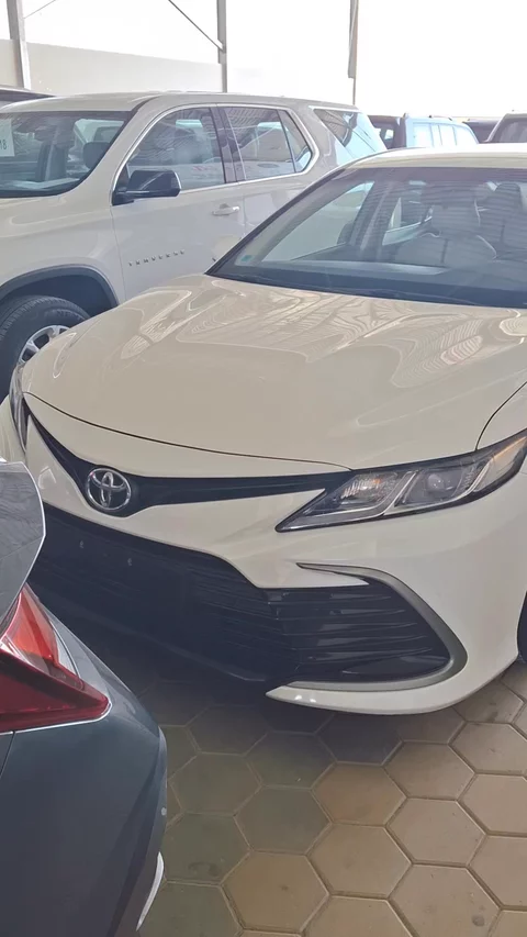 Toyota Camry le std 2022