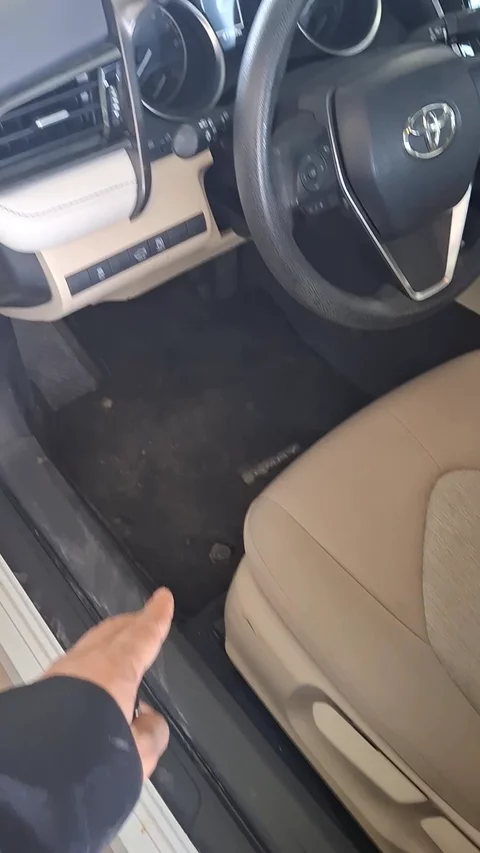 تويوتا كامري LE 2022