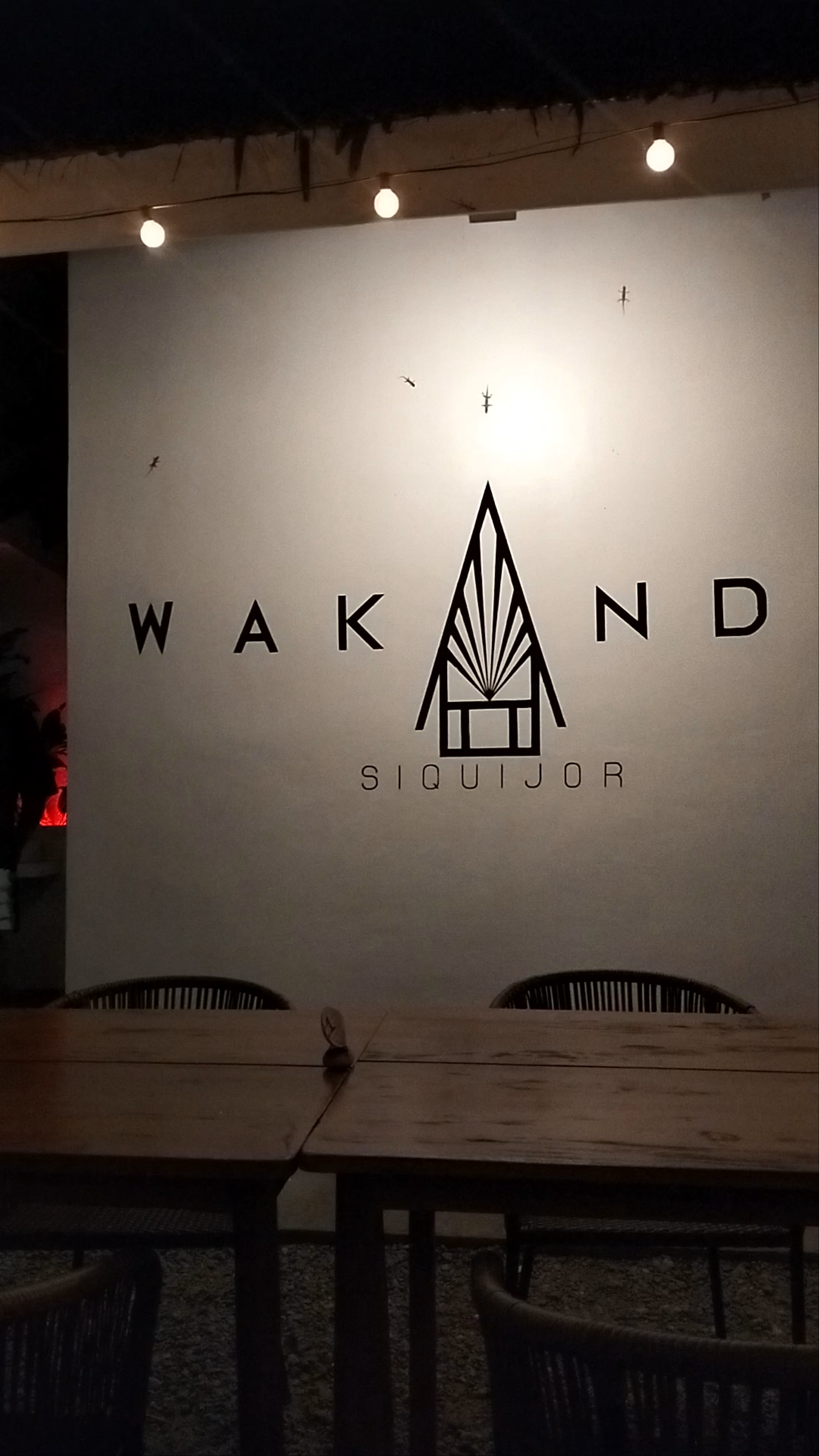 Wakanda Restaurant & Bar: Nighttime Vibes in Siquijor