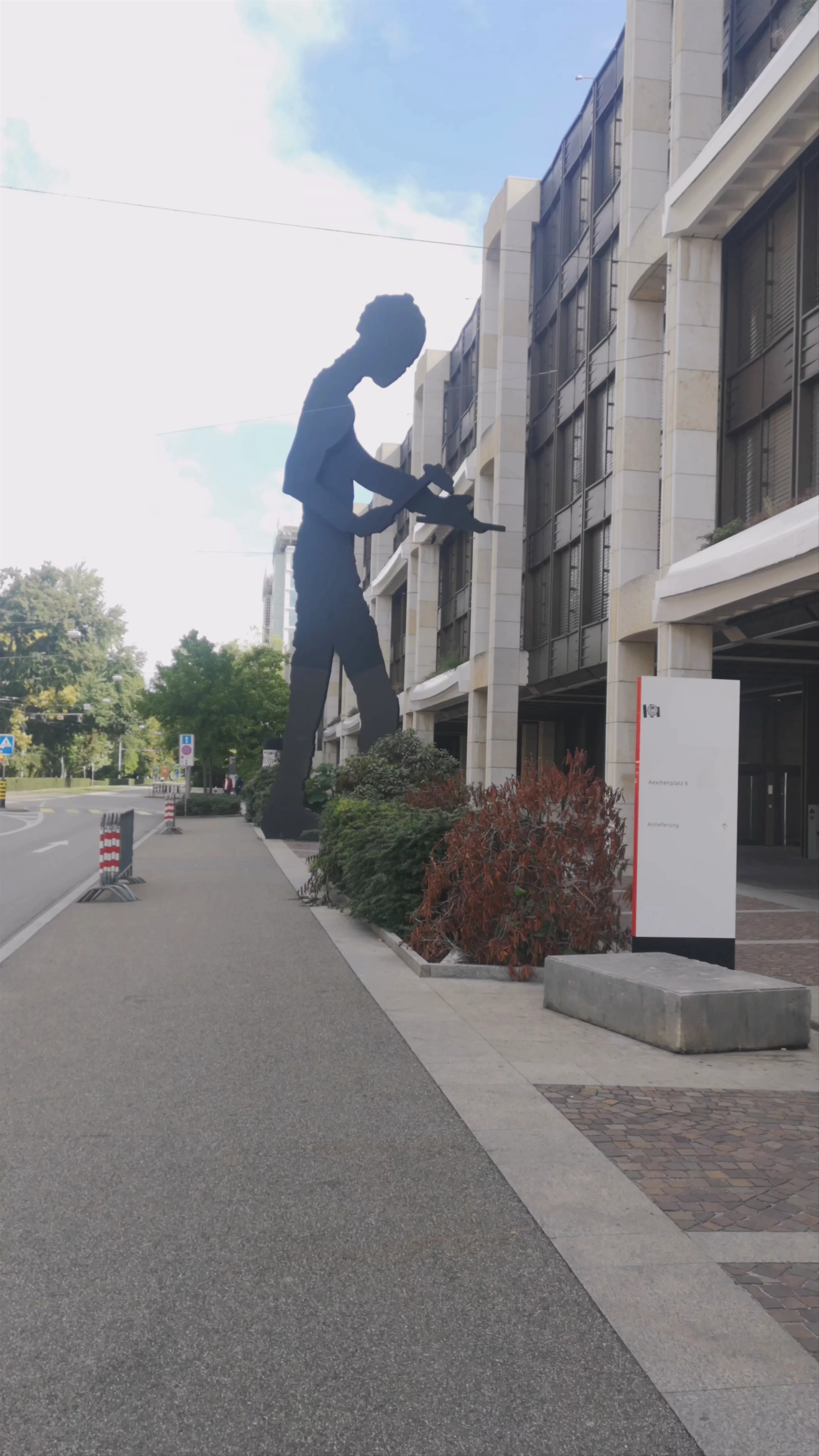 Hammering Man, Aeschenplatz
