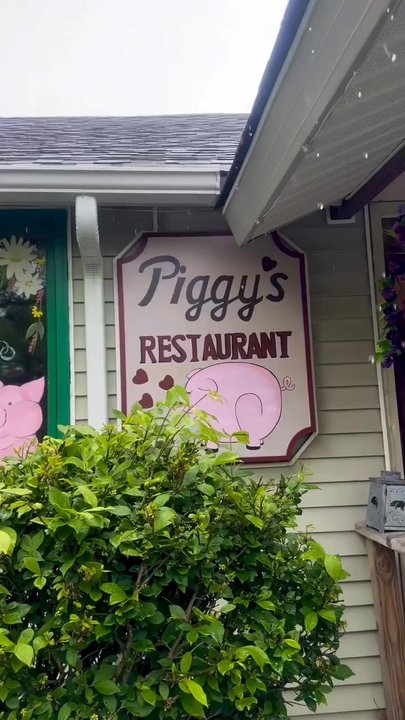 Piggy's Restaurant - What a cute pig themed brunch spot! - Breakfast & Brunch Near Me - Lake Harmony, Pennsylvania