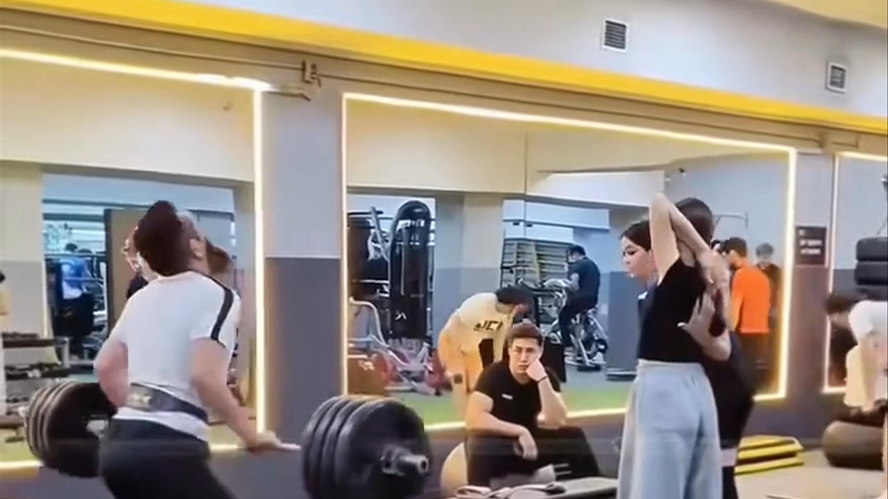 wait..... weight Prank #gym 
Dont try this