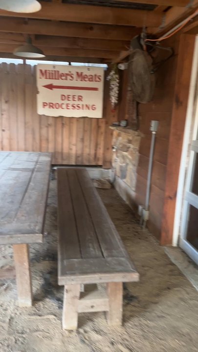Ritzy B's Smokehouse & Grill - Outback is nice and open! - Sandwiches Near Me - Decatur, Texas