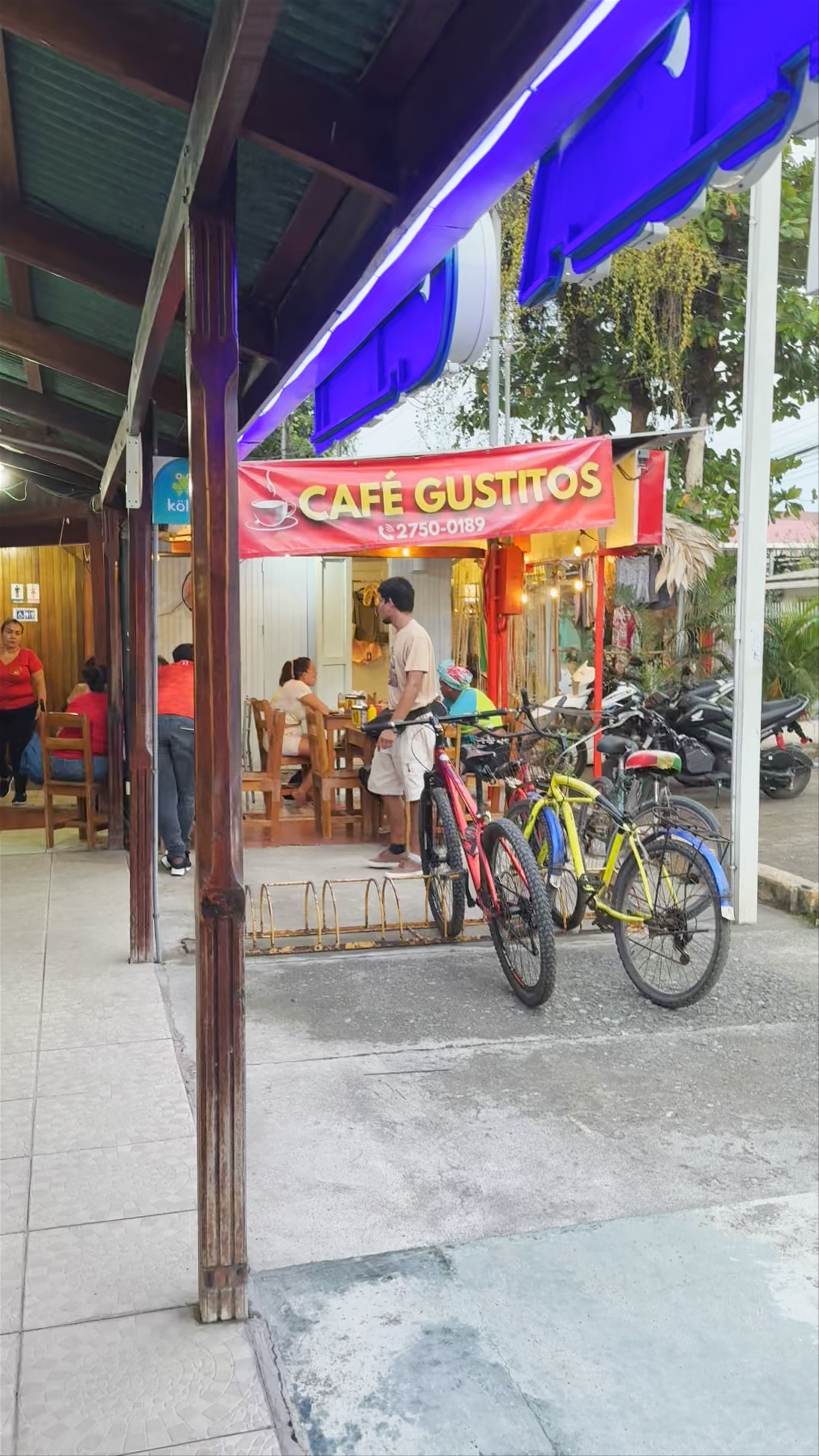 Cafe Gustitos: Cozy Local Flavor in Puerto Viejo de Talamanca