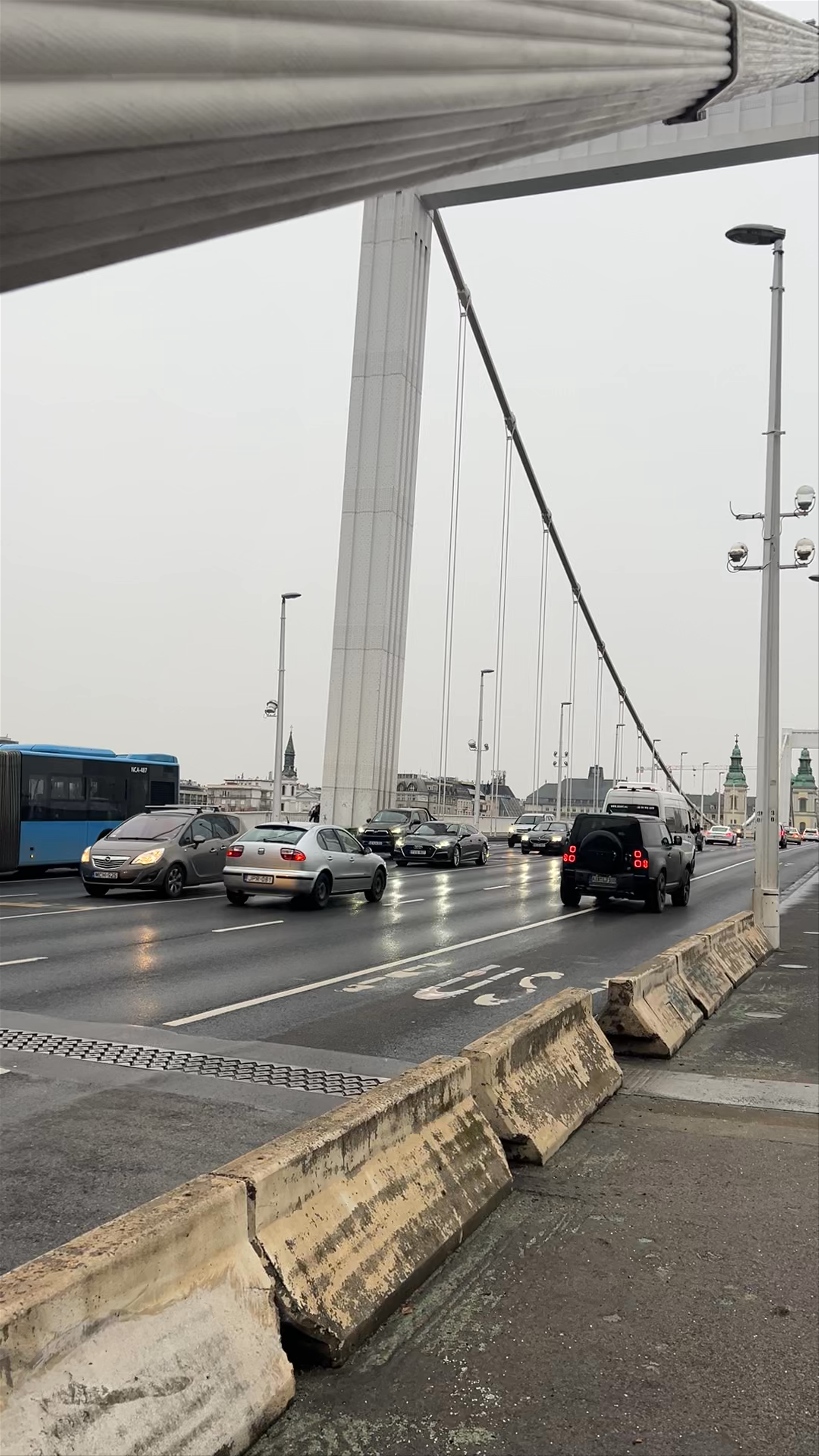 Erzsébet Bridge
