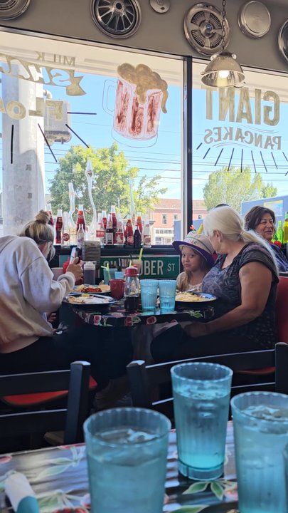 Addi's Diner - The whole place thing happy birthday to this girl - American Near Me - Springfield, Oregon