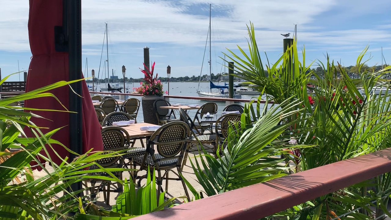 Harbor Lights - Beautiful outdoor patio - Seafood Near Me - Norwalk, Connecticut