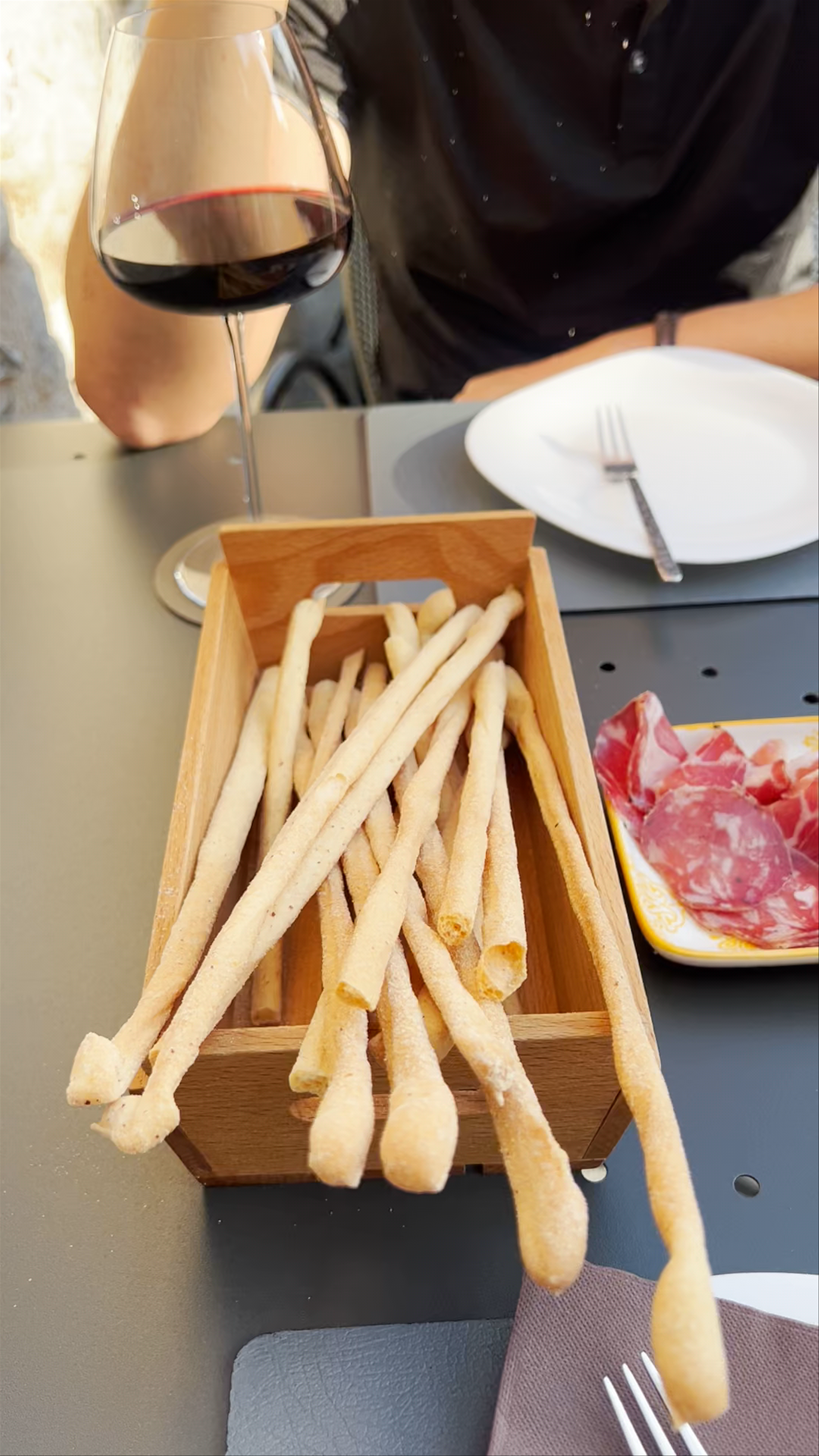 De Gustibus Wine Bar