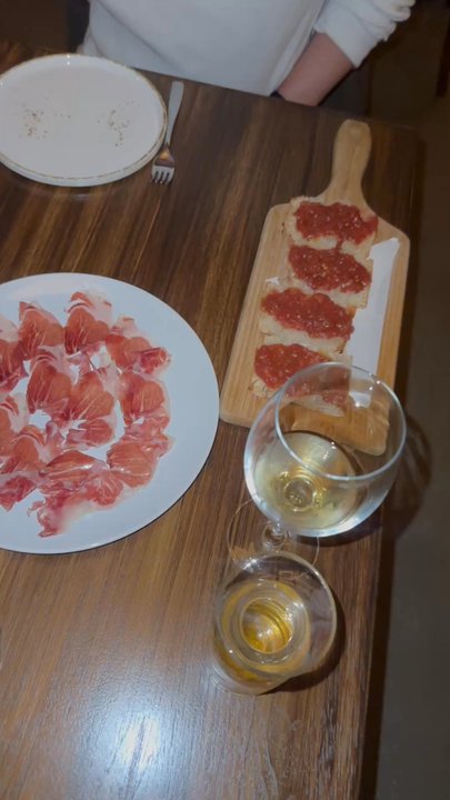 Casa Leo - Pan con tomate y jamón ibérico - Tapas Bars Near Me - Los Angeles, California