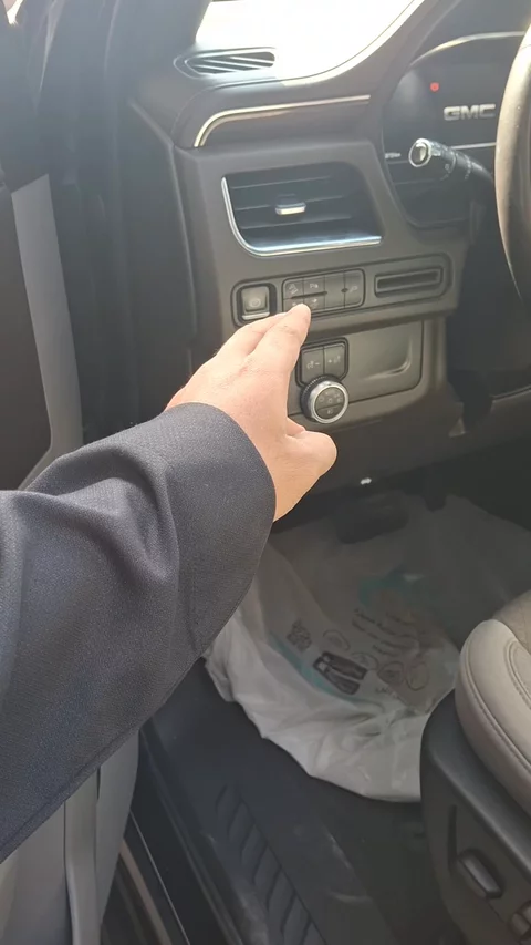 جي ام سي يوكن SLE 2022