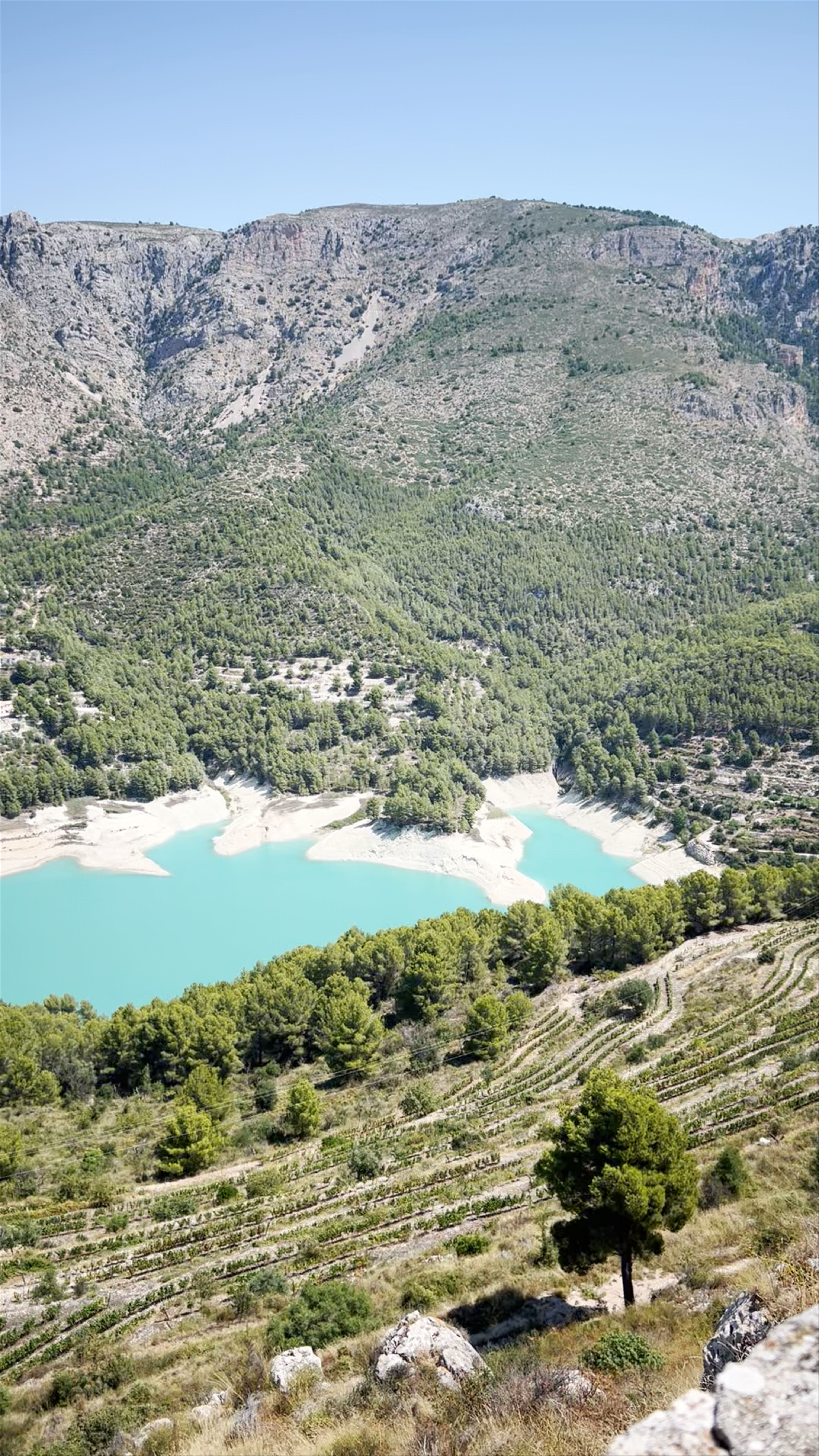 Embassament de Guadalest: Serene Mountain Reservoir in Spain