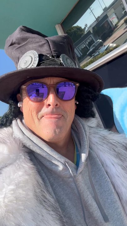 Bonded Cleaners & Laundry - When it's time to clean my fur coat, there's only one place I go Bondi cleaners in San Clemente. - Dry Cleaning Near Me - San Clemente, California