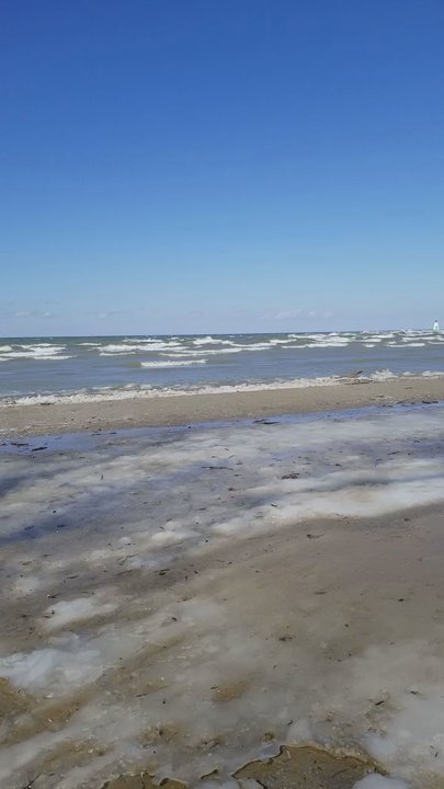Lakeside Park - Very windy day! - Beaches Near Me - St Catharines, Ontario