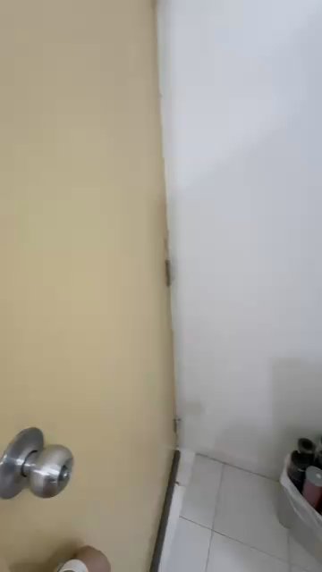 Studio Walk-up Apartment (Condo) for Rent in  Sims 450 Centre - Image 7