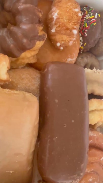 Vasy's Donut Shop - Don't sleep on these, yo!! - Donuts Near Me - Fremont, California