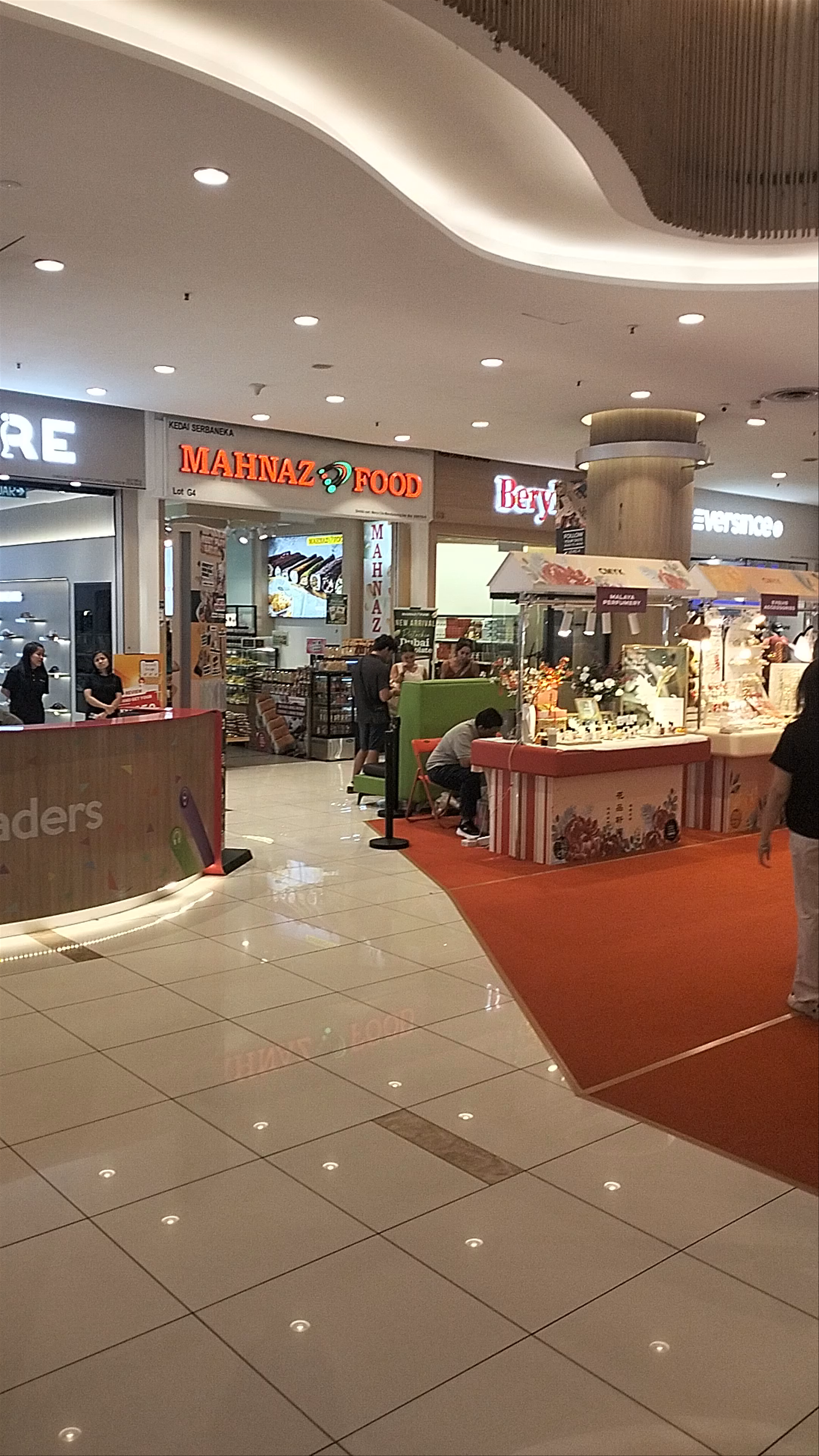 Lot 10 Shopping Mall Experience in Bukit Bintang, Kuala Lumpur