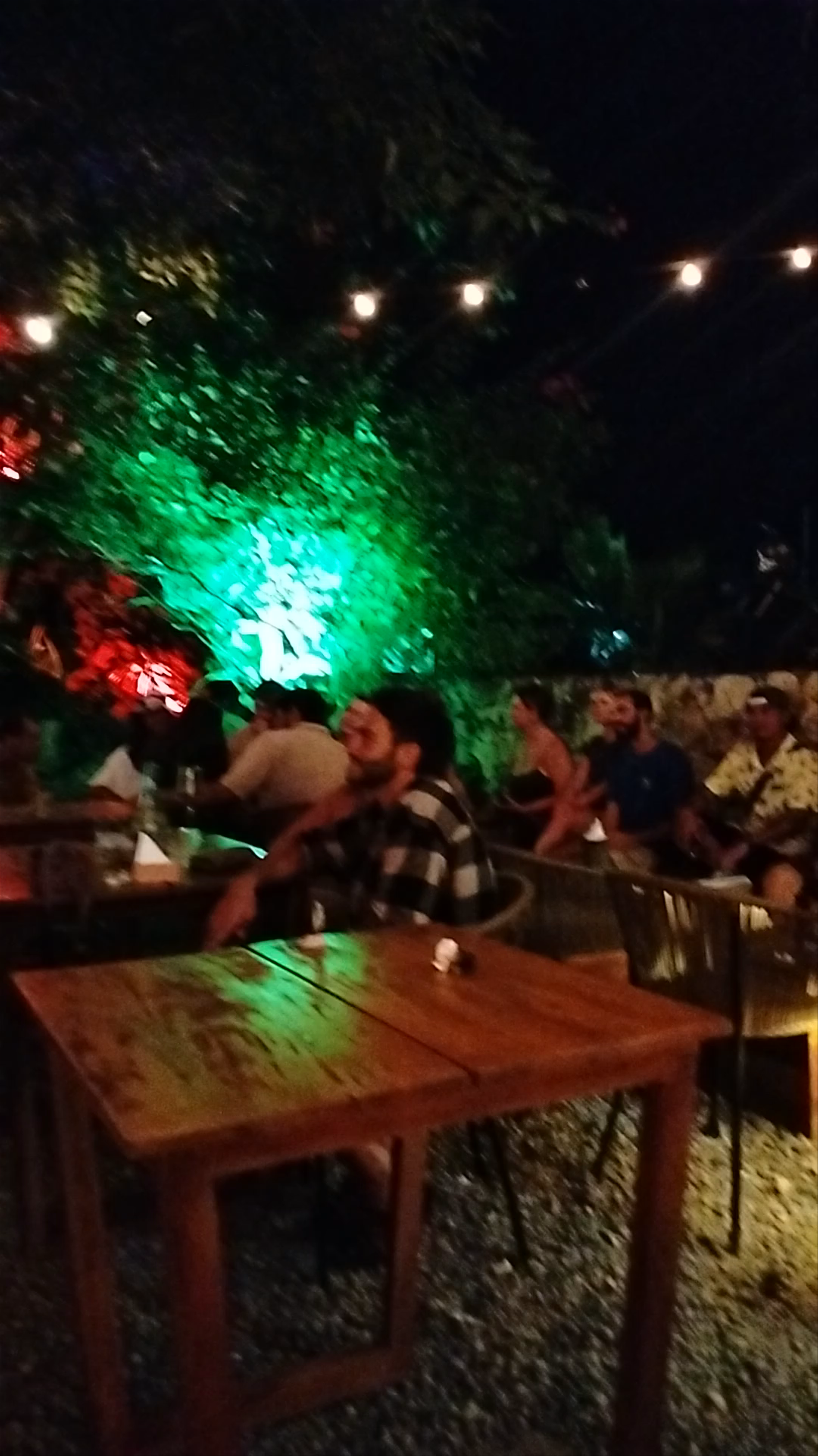 Wakanda Restaurant & Bar: Vibrant Night Out in Siquijor