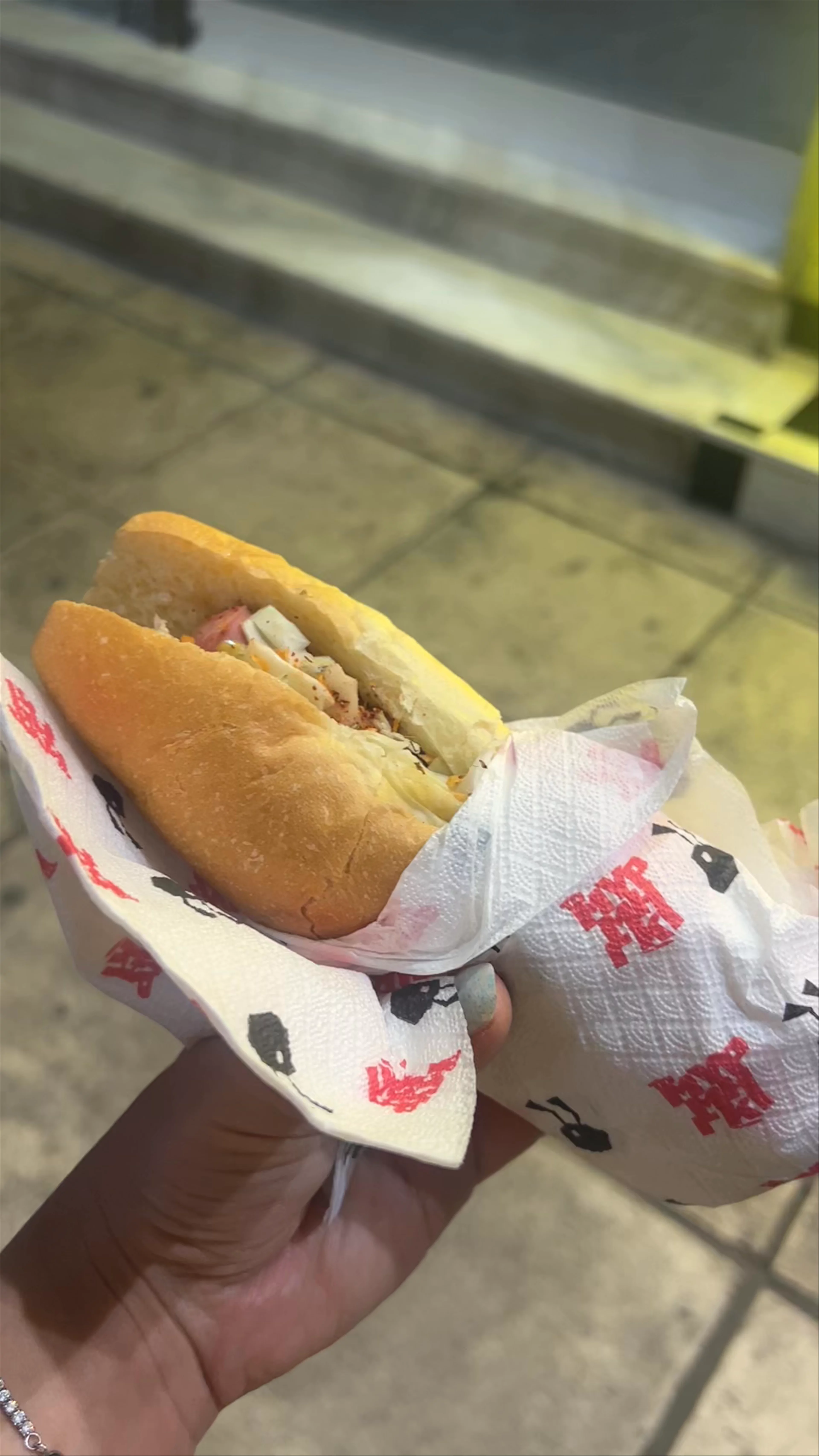 Το Μυρμήγκι - HOT-DOG - Βραστά Λουκάνικα
