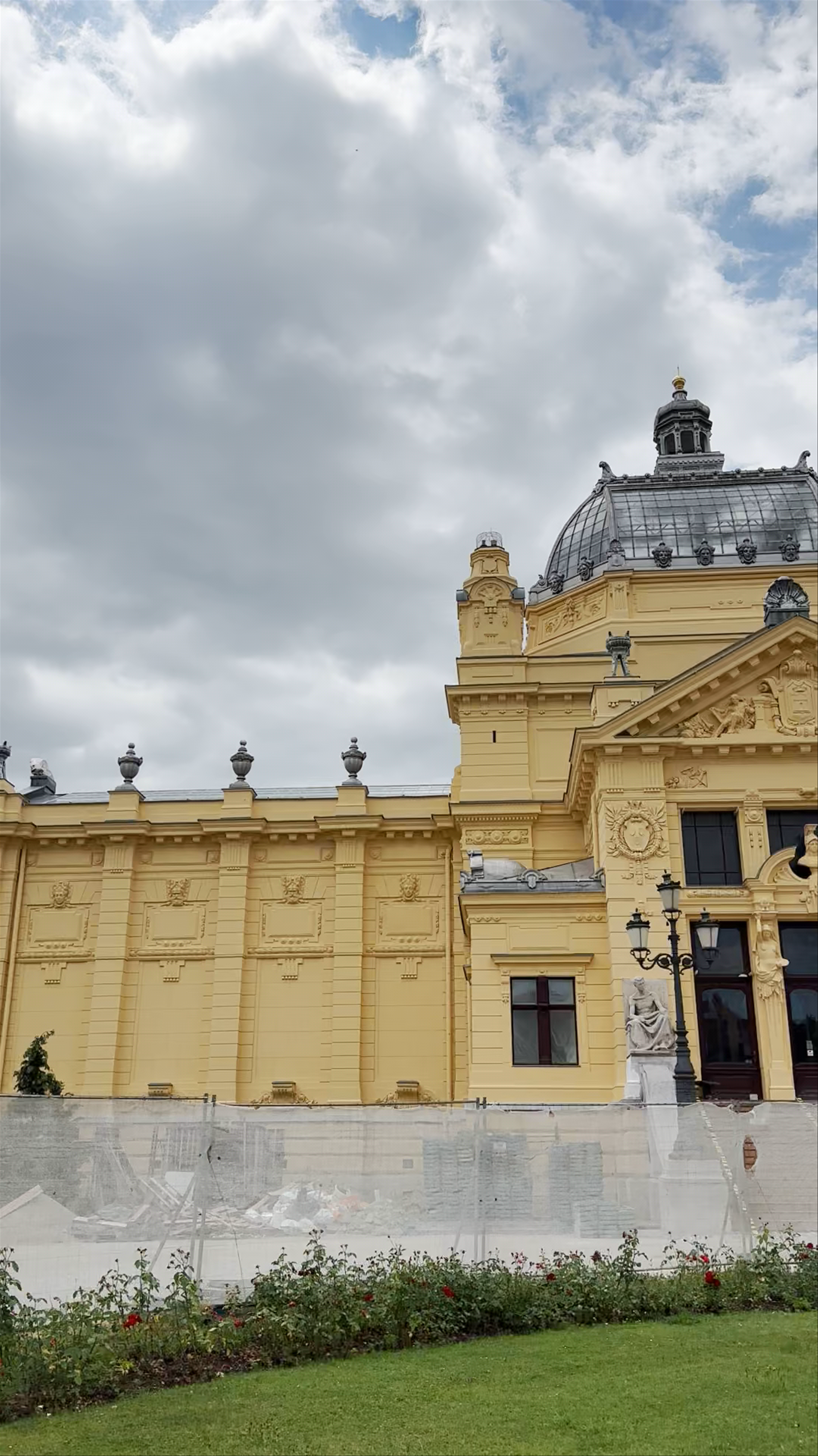 Pabellón del Arte: Historic Beauty Under a Moody Sky in Zagreb