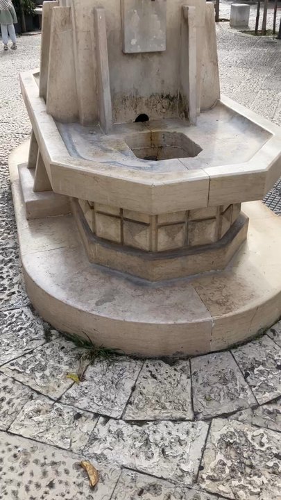 Brunnen Giuseppe Garibaldi - Public Art Near Me - Monopoli, BA