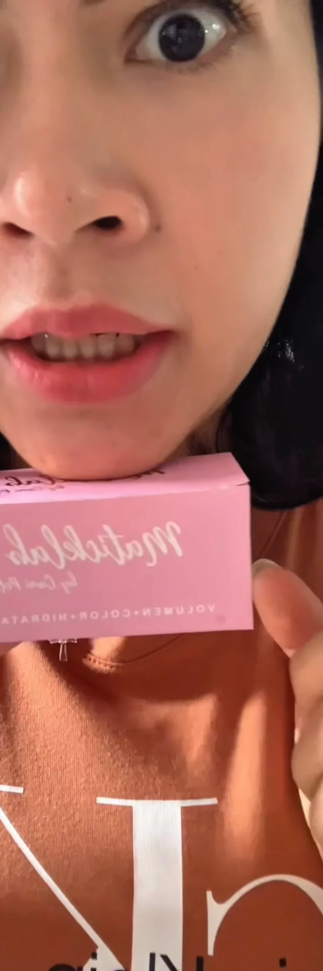 Reseña honesta labial controversial
