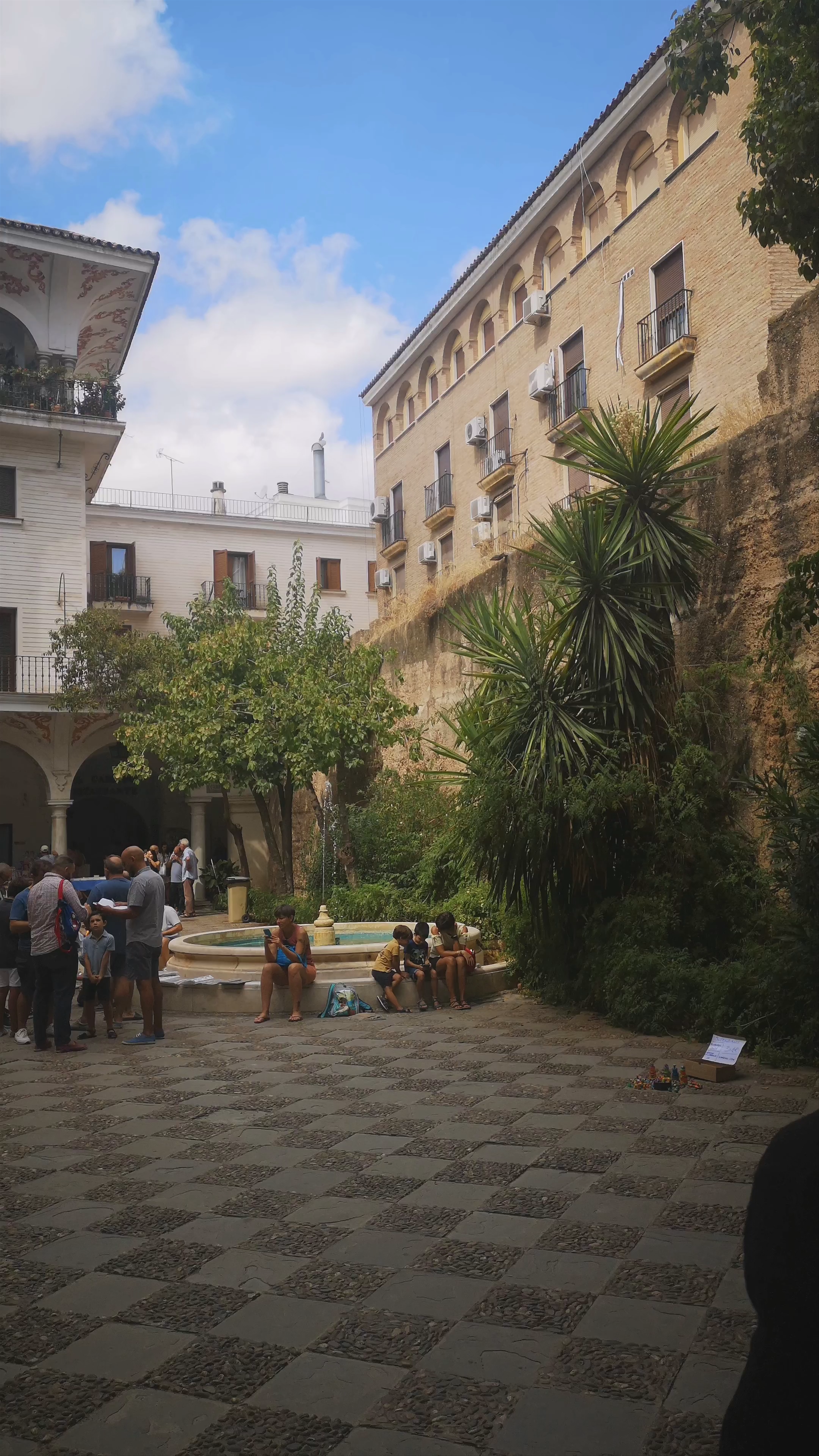 Discovering Plaza del Cabildo: Historic Charm in Sevilla, Spain