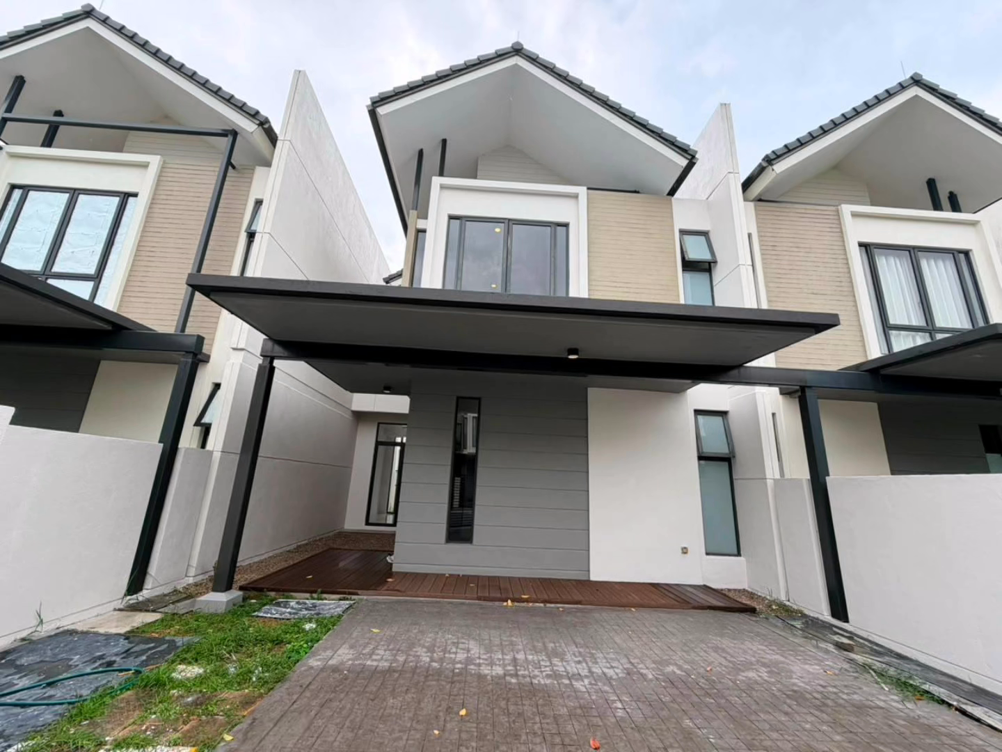 Avira Medini Iskandar