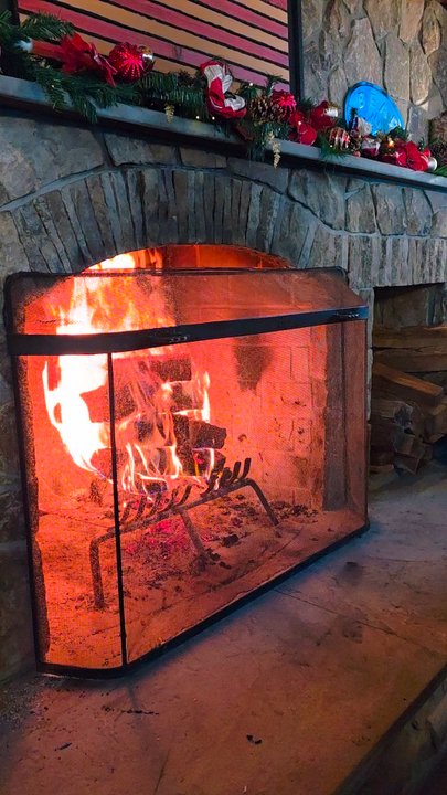 Bear Chase - Roaring fire inside - Breweries Near Me - Bluemont, Virginia