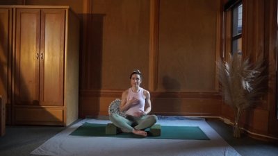 10 Minute Prenatal Yoga Practice