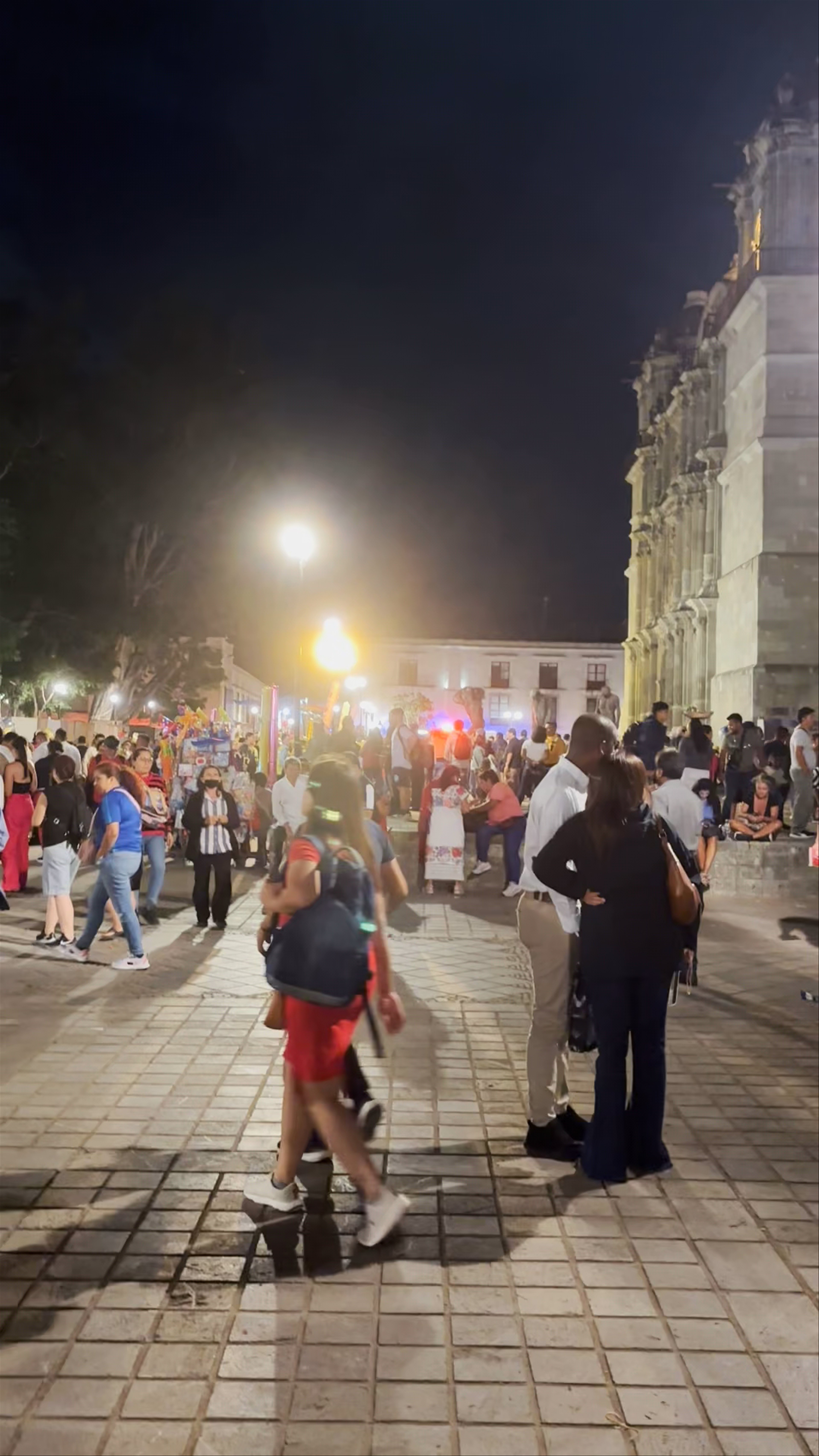 Nightlife Vibrancy at Zócalo Oaxaca: A Cultural Heartbeat