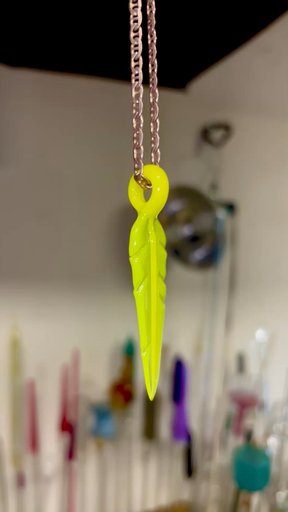 Preview pic of Stardust over Roswell leaf pendant
