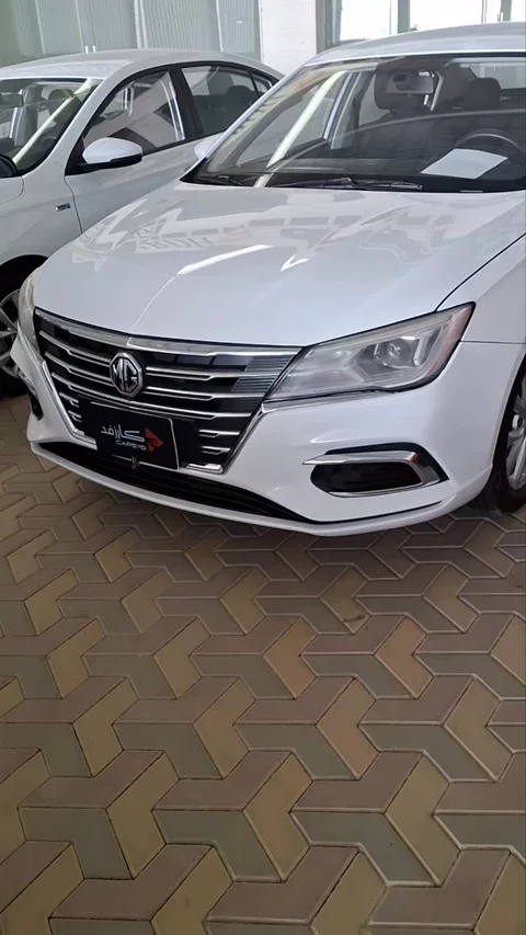 ام جي 5 STD 2023